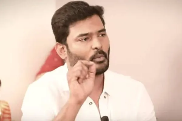  director naveen speech about kolanchi movie controversy